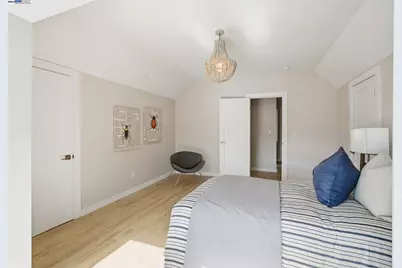 335 Hanover Ave, Oakland, CA 94606 - Photo 17