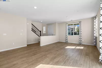 4384 Lennox Ln, Tracy, CA 95377 - Photo 9