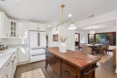 1728 Cambridge Dr, Alameda, CA 94501 - Photo 17