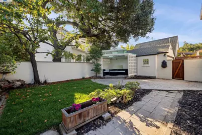 1728 Cambridge Dr, Alameda, CA 94501 - Photo 51