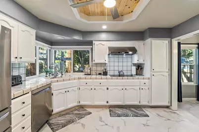 415 Oakwood Cir, Fairfield, CA 94534 - Photo 15