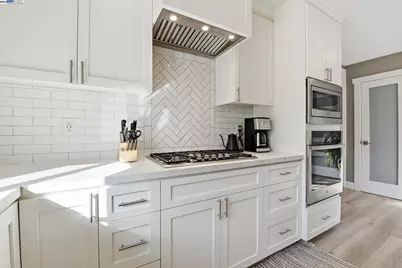 1341 Maryland Dr, Concord, CA 94521 - Photo 11