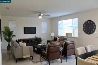 822 Engineer Cir, Vacaville, CA 95687 - Photo 3