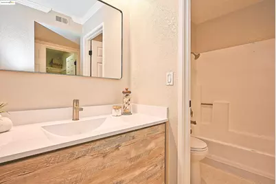 550 Canyon Oaks Dr #A, Oakland, CA 94605 - Photo 29