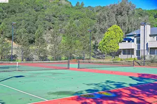 550 Canyon Oaks Dr, Oakland, CA 94605 - Photo 41