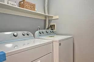 550 Canyon Oaks Dr, Oakland, CA 94605 - Photo 31