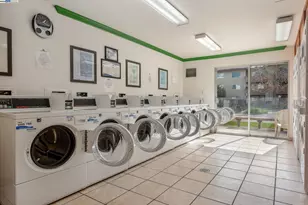 1321 Webster St, Alameda, CA 94501 - Photo 17