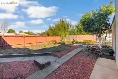 8016 Macarthur Blvd, Oakland, CA 94605 - Photo 9