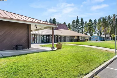 61 Pali Way, Pittsburg, CA 94565 - Photo 43