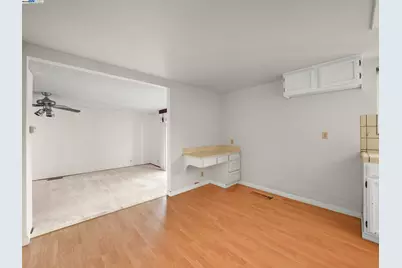 1800 Weir Dr, Hayward, CA 94541 - Photo 13