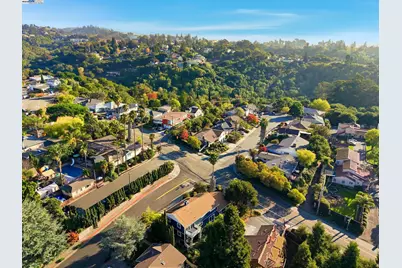 1800 Weir Dr, Hayward, CA 94541 - Photo 45