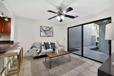 7210 Valley View Ct, Pleasanton, CA 94588 - Photo 5