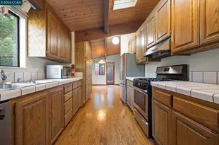 1383 Alvarado Rd, Berkeley, CA 94705 - Photo 17