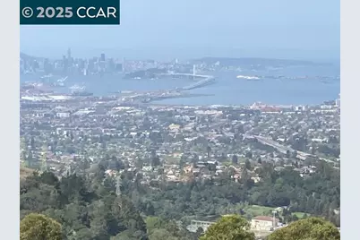 6044 Skyline Blvd, Oakland, CA 94611 - Photo 3