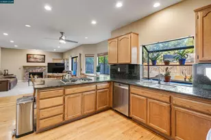 605 Barcelona Dr, Sonoma, CA 95476 - Photo 19