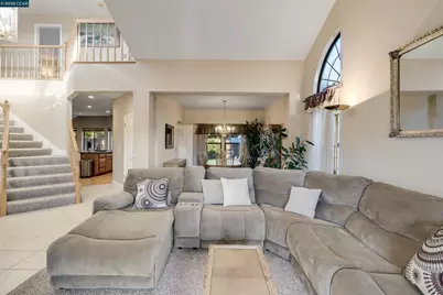 605 Barcelona Dr, Sonoma, CA 95476 - Photo 11