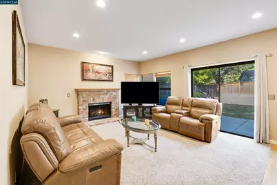 605 Barcelona Dr, Sonoma, CA 95476 - Photo 25