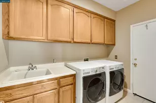 605 Barcelona Dr, Sonoma, CA 95476 - Photo 27