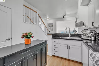 6020 Old Quarry Loop, Oakland, CA 94605 - Photo 7