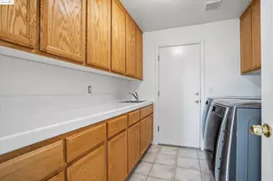 6857 Sunriver Ln, Vallejo, CA 94591 - Photo 27