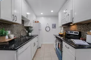 505 Cypress Point Dr, Mountain View, CA 94043 - Photo 39