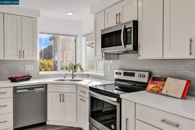 253 Florence Ct, Hercules, CA 94547 - Photo 15