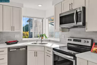 253 Florence Ct, Hercules, CA 94547 - Photo 17