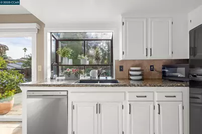 41 Mt Shasta Pl, Clayton, CA 94517 - Photo 13