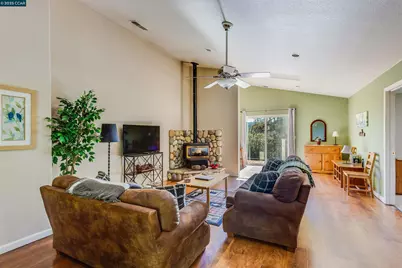 19112 Dyer Ct, Groveland, CA 95321 - Photo 9