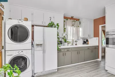 2437 Alhambra Ave, Martinez, CA 94553 - Photo 9