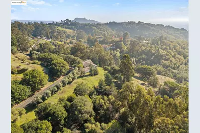 11330 Lochard St, Oakland, CA 94605 - Photo 7