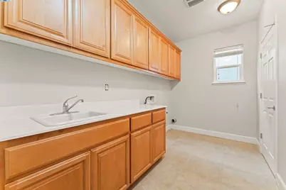 204 Daylily Ln, Patterson, CA 95363 - Photo 23