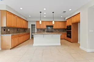 204 Daylily Ln, Patterson, CA 95363 - Photo 15