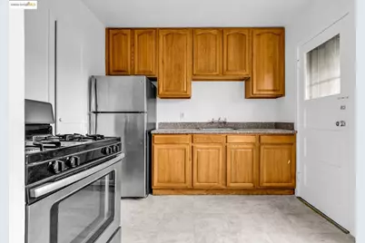 5492 Ruth Ave, Oakland, CA 94601 - Photo 5
