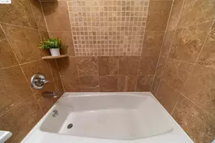 661 Peralta Ave, San Francisco, CA 94110 - Photo 17