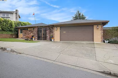 3393 Oakes Dr, Hayward, CA 94542 - Photo 3