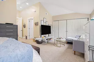 3393 Oakes Dr, Hayward, CA 94542 - Photo 19