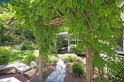 345 Shire Oaks Court, Lafayette, CA 94549 - Photo 13