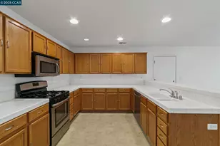 3200 Puffin Cir, Fairfield, CA 94533 - Photo 7