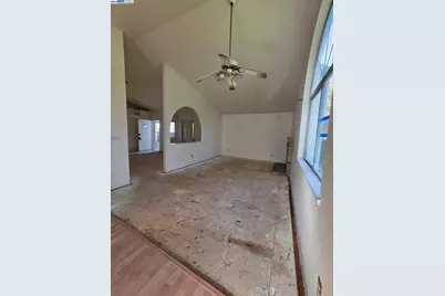 1045 Camellia Ct, Suisun City, CA 94585 - Photo 3