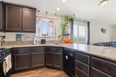 296 Dena Ct, Merced, CA 95341 - Photo 13