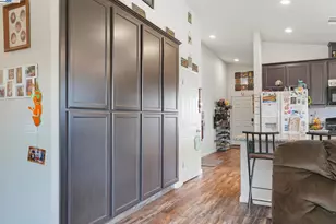 296 Dena Ct, Merced, CA 95341 - Photo 9