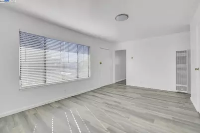 8811 A St, Oakland, CA 94621 - Photo 15