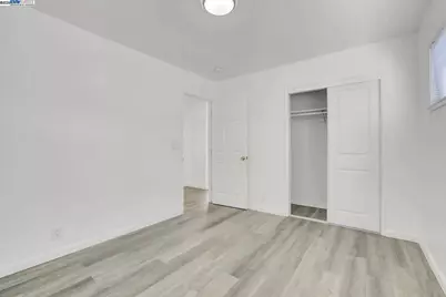 8811 A St, Oakland, CA 94621 - Photo 9