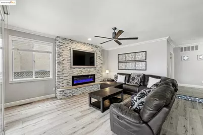 2127 Prestwick Dr, Discovery Bay, CA 94505 - Photo 19