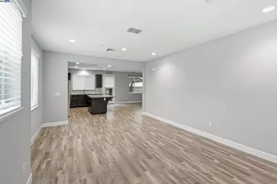 2111 Parsons Dr, Fairfield, CA 94533 - Photo 7