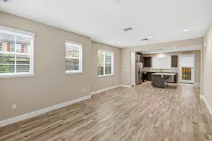 2111 Parsons Dr, Fairfield, CA 94533 - Photo 5