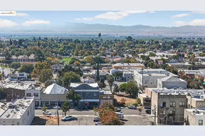 631 I St, Los Banos, CA 93635 - Photo 11