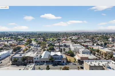 631 I St, Los Banos, CA 93635 - Photo 27