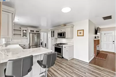 1002 Wyatt Ave, Napa, CA 94559 - Photo 15